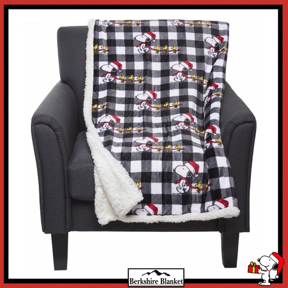 Berkshire Snoopy Plaid Christmas Sherpa Blanket - Picture 10 of 15